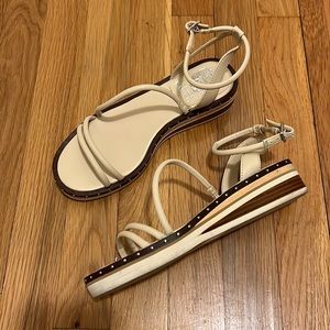 Vince Comodo sandal women’s 6 cream color 1” heel